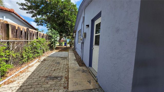 2100 N 62nd Ave, Hollywood, FL 33024