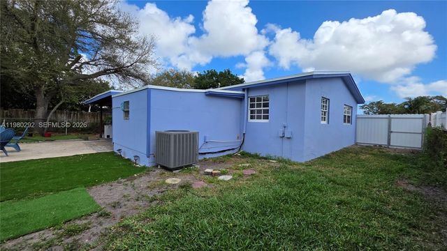 2100 N 62nd Ave, Hollywood, FL 33024