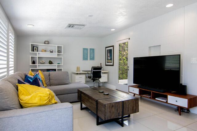 263 E Morongo Road, Palm Springs, CA 92264