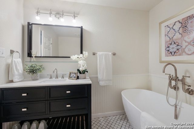 743 Robinhood, San Antonio, TX 78209