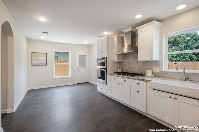 743 Robinhood, San Antonio, TX 78209