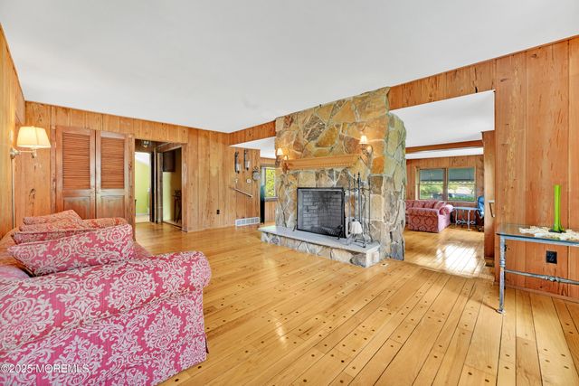 32 Woods Road, Freehold, NJ 07728