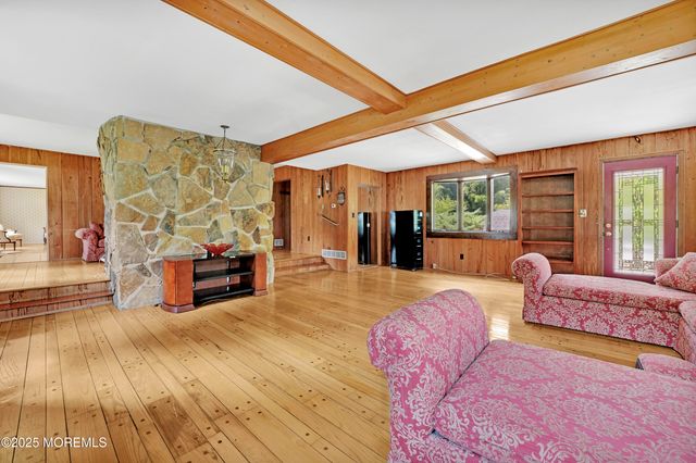 32 Woods Road, Freehold, NJ 07728