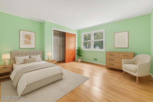 32 Woods Road, Freehold, NJ 07728