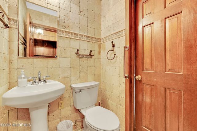 32 Woods Road, Freehold, NJ 07728