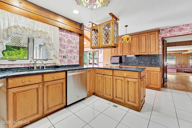 32 Woods Road, Freehold, NJ 07728