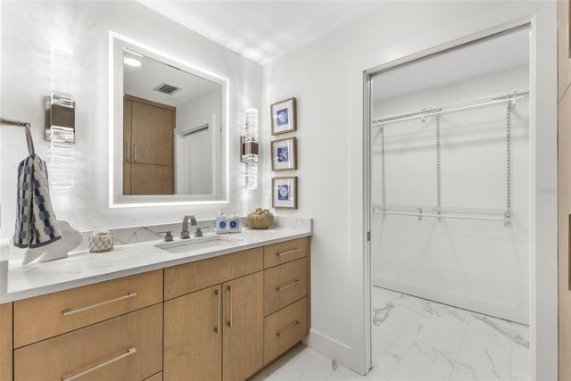 1750 BENJAMIN FRANKLIN DRIVE 1D, Sarasota, FL 34236