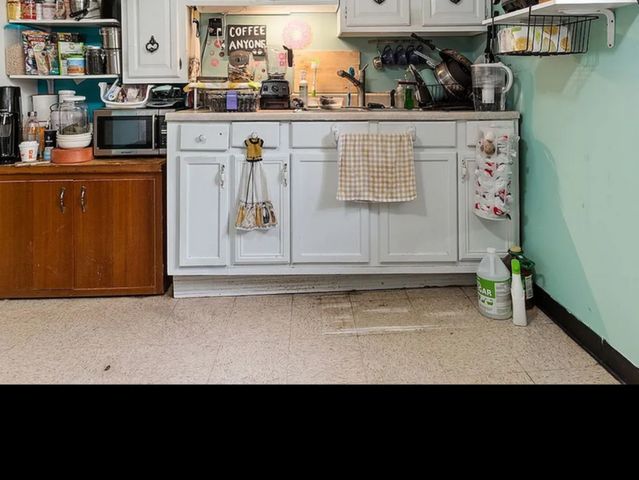 5828 S KILBOURN Avenue, Chicago, IL 60629
