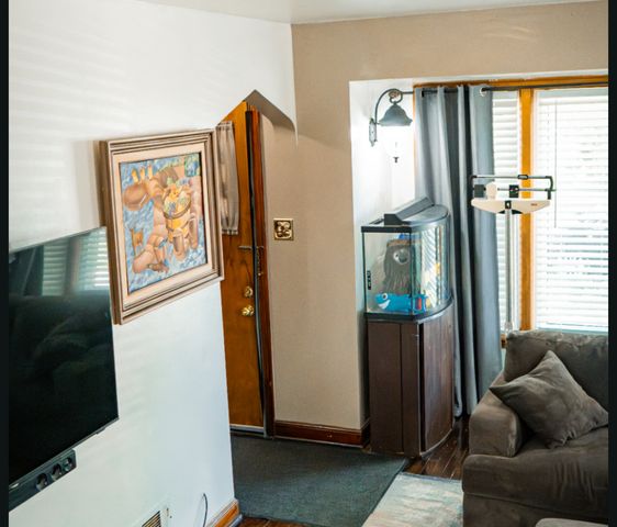 5828 S KILBOURN Avenue, Chicago, IL 60629