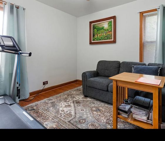 5828 S KILBOURN Avenue, Chicago, IL 60629