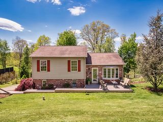638 Knoll LANE, Upper Burrell, PA 15613