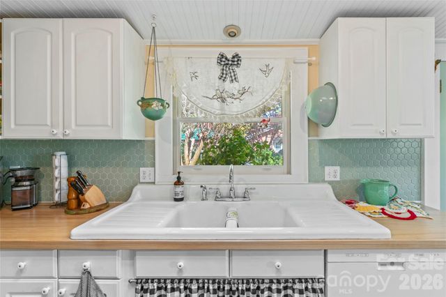 101 Sunnywood Lane, Charlotte, NC 28270