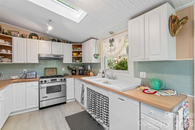 101 Sunnywood Lane, Charlotte, NC 28270