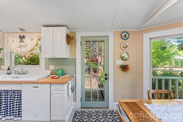 101 Sunnywood Lane, Charlotte, NC 28270