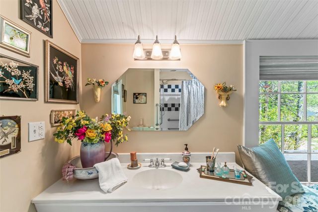 101 Sunnywood Lane, Charlotte, NC 28270