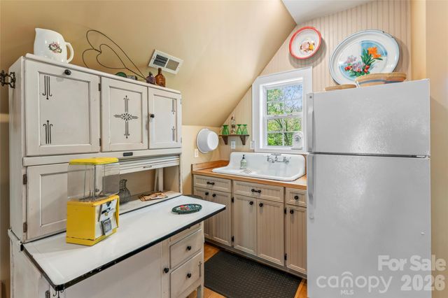 101 Sunnywood Lane, Charlotte, NC 28270