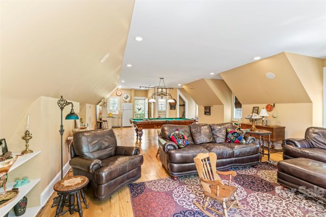 101 Sunnywood Lane, Charlotte, NC 28270