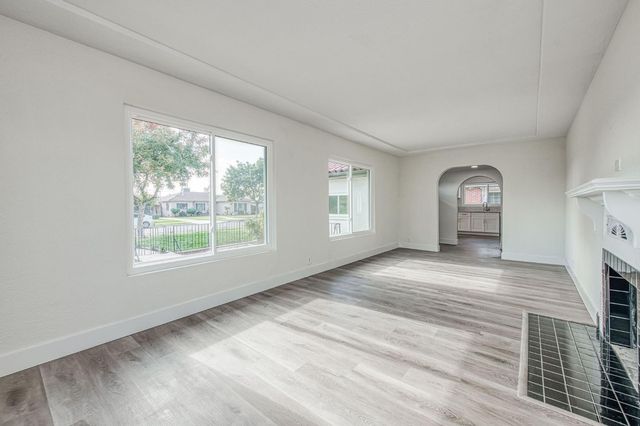 506 W Terrace Avenue, Fresno, CA 93705