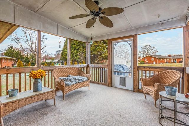 919 Mayford Drive, Kernersville, NC 27284