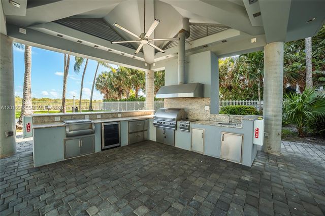 6301 Collins Ave 1102, Miami Beach, FL 33141
