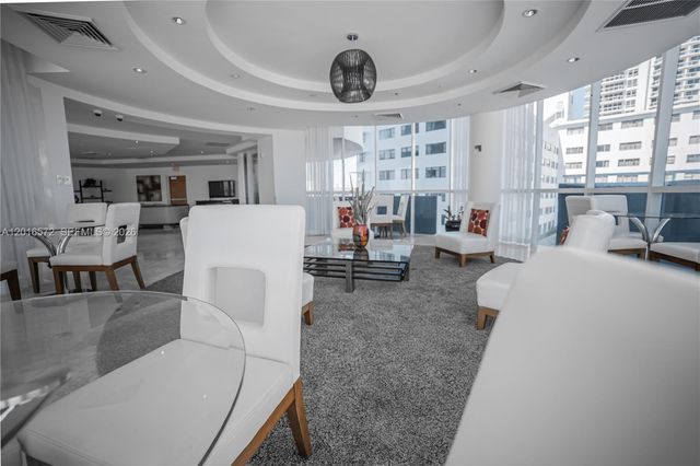 6301 Collins Ave 1102, Miami Beach, FL 33141