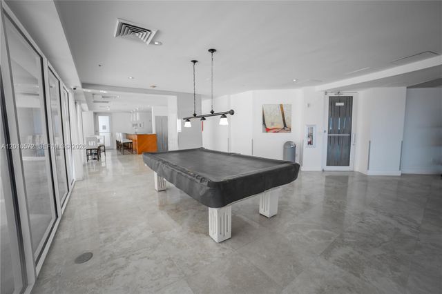 6301 Collins Ave 1102, Miami Beach, FL 33141
