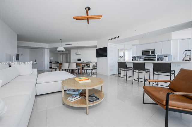6301 Collins Ave 1102, Miami Beach, FL 33141