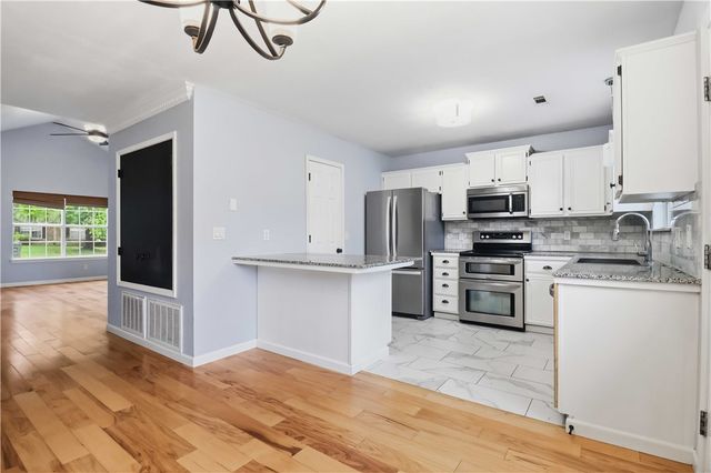 1368 N Caddo Avenue, Fayetteville, AR 72704