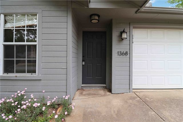 1368 N Caddo Avenue, Fayetteville, AR 72704