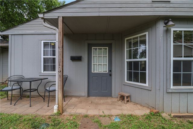 1368 N Caddo Avenue, Fayetteville, AR 72704