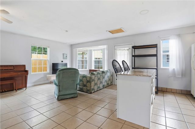 1368 N Caddo Avenue, Fayetteville, AR 72704