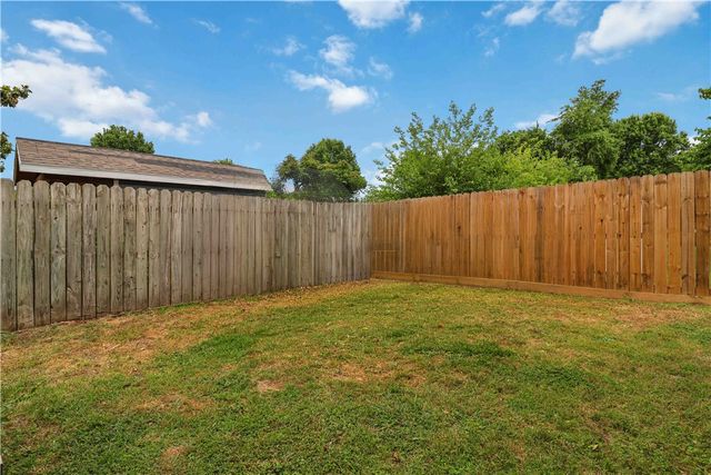 1368 N Caddo Avenue, Fayetteville, AR 72704