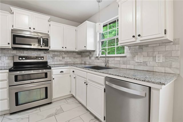 1368 N Caddo Avenue, Fayetteville, AR 72704