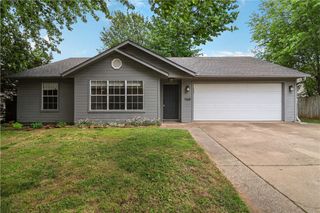 1368 N Caddo Avenue, Fayetteville, AR 72704