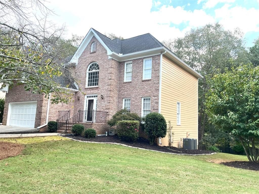 221 Larkshyre Trail, Lawrenceville, GA 30043