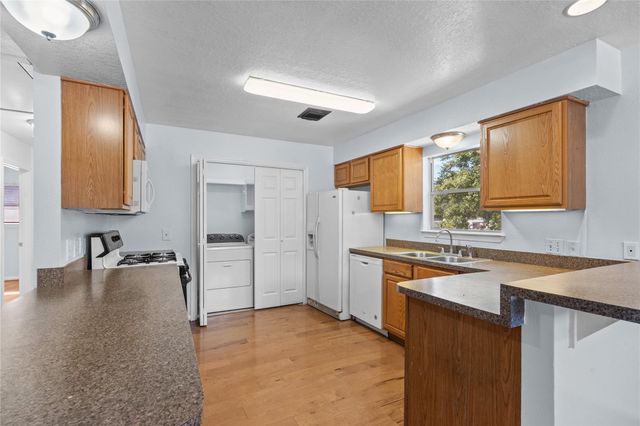 336 Reppert Street A, Bacliff, TX 77518