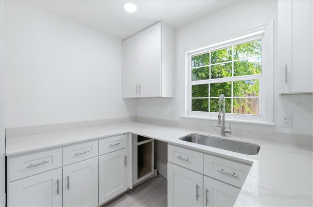 2901 POPLAR STREET, Sarasota, FL 34237