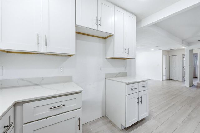 2901 POPLAR STREET, Sarasota, FL 34237