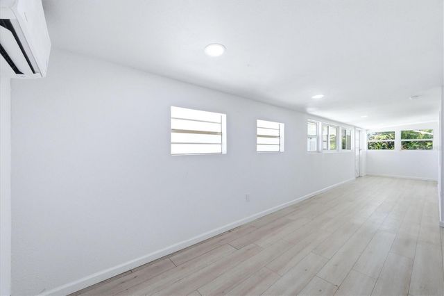 2901 POPLAR STREET, Sarasota, FL 34237