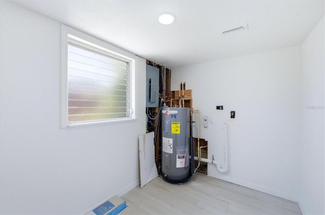 2901 POPLAR STREET, Sarasota, FL 34237