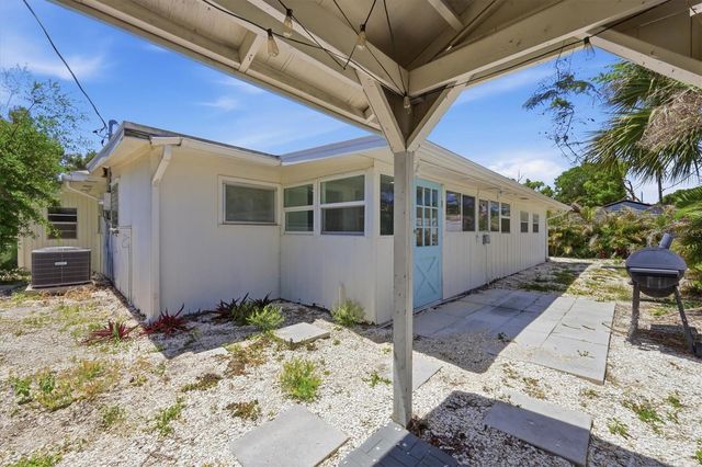 2901 POPLAR STREET, Sarasota, FL 34237