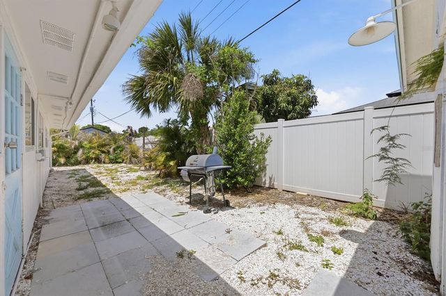 2901 POPLAR STREET, Sarasota, FL 34237