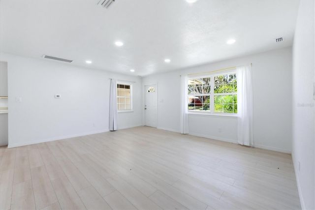 2901 POPLAR STREET, Sarasota, FL 34237