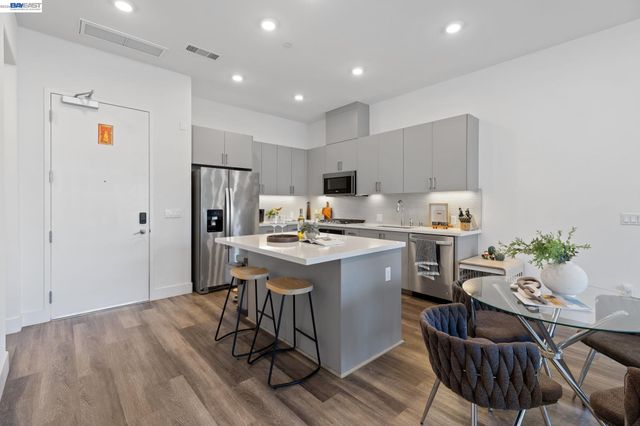 45128 Warm Springs Blvd 327, Fremont, CA 94539