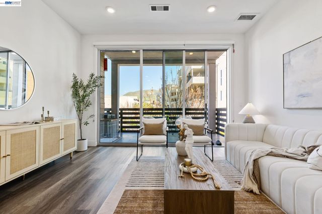 45128 Warm Springs Blvd 327, Fremont, CA 94539