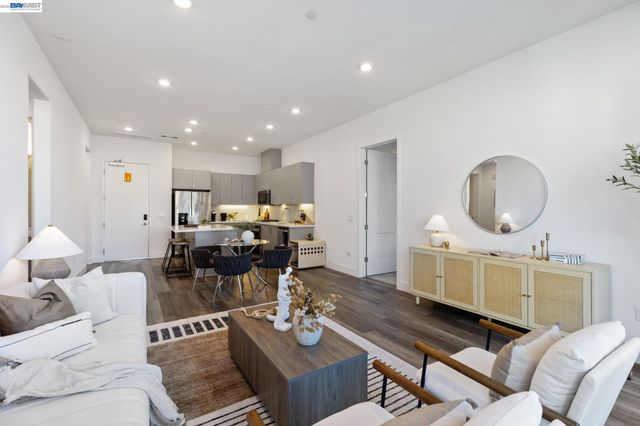 45128 Warm Springs Blvd 327, Fremont, CA 94539