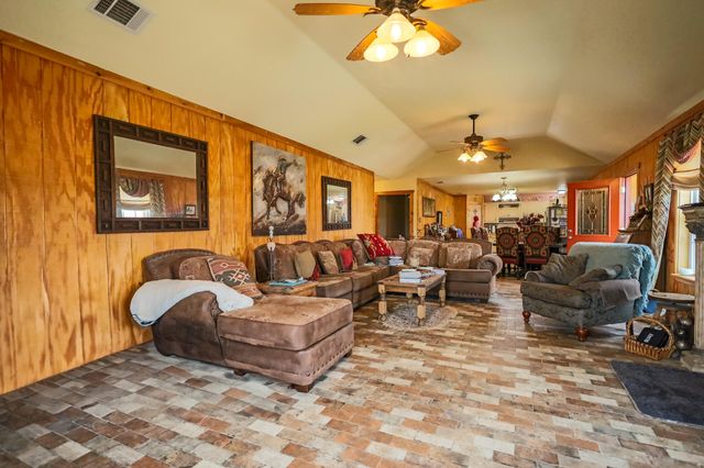 3401 E Regis Street, Lubbock, TX 79403