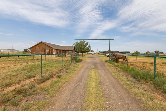 3401 E Regis Street, Lubbock, TX 79403