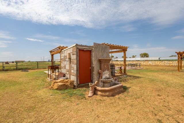 3401 E Regis Street, Lubbock, TX 79403