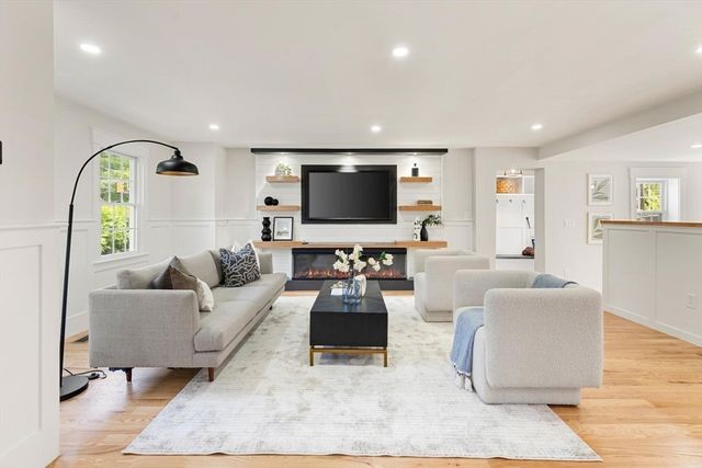 190 Main Strteet, Reading, MA 01867